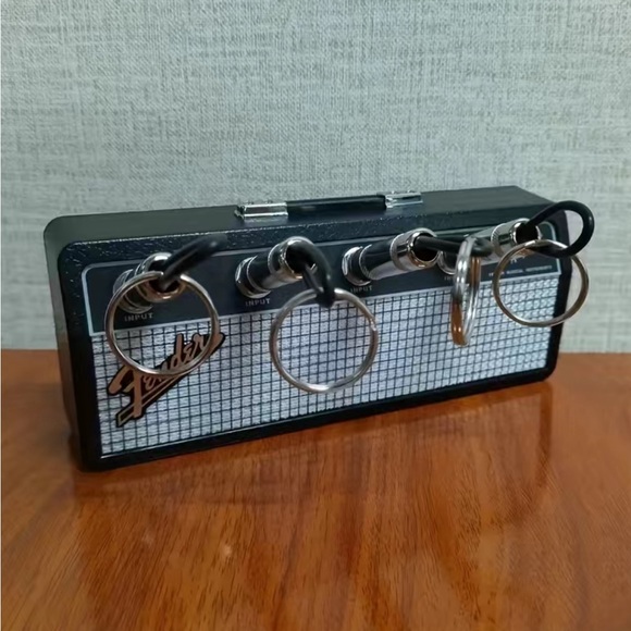 Pluginz Fender Jack Rack Amp Keychain Wall Mount Key Holder w/ 4 Jack Keychains - Picture 10 of 11